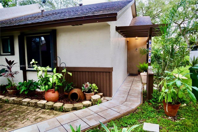 3 of 30 - 9624 Nw 16th Ct, Pembroke Pines, FL