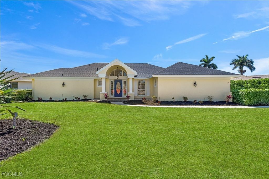 491 Cypress Way E, NAPLES