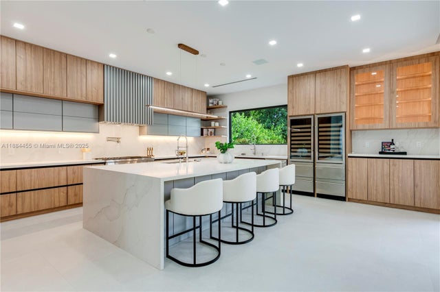 5 of 25 - 6401 Sw 84th St, Miami, FL