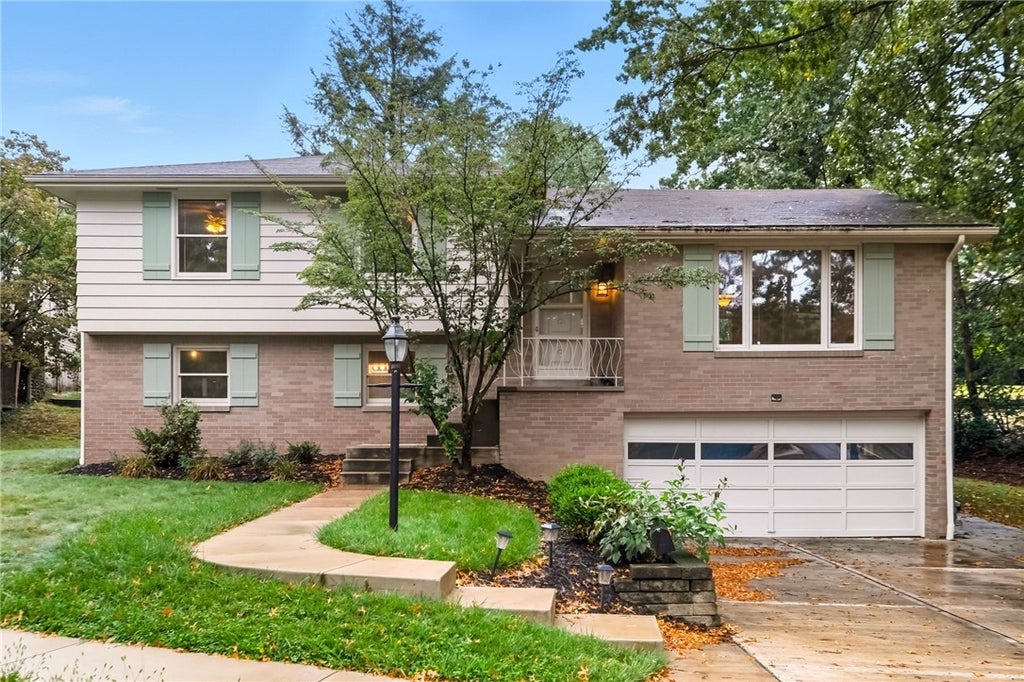 50 Robb Hollow Road, Mt Lebanon