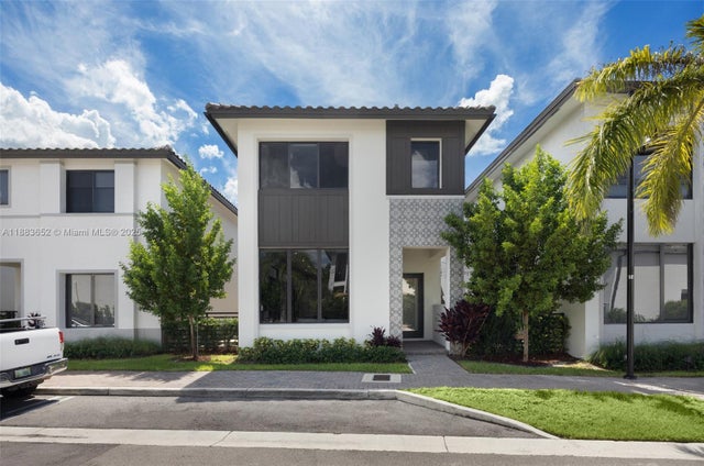 1 of 26 - 8026 Nw 43rd St, Doral, FL