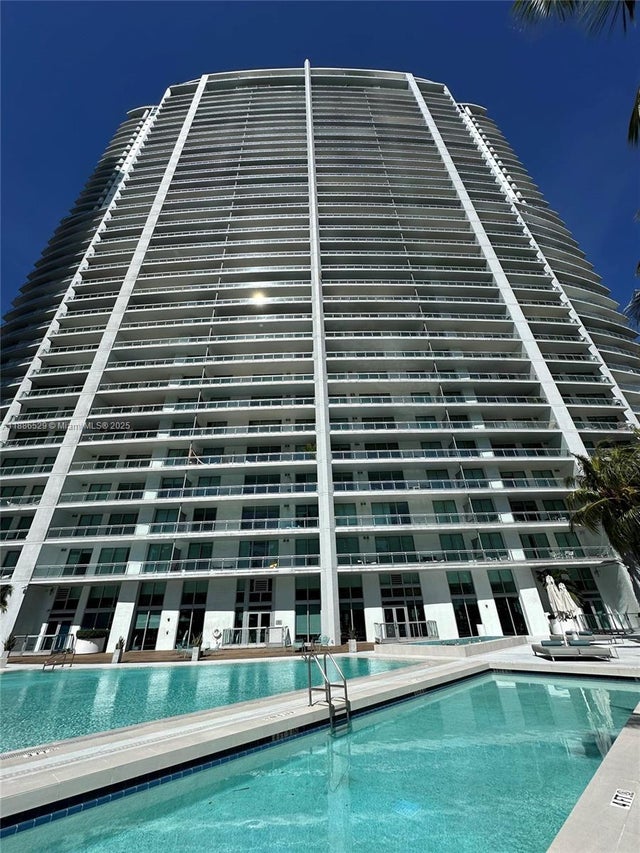 1q. Jkl,m Sw 3rd St 1603, Miami