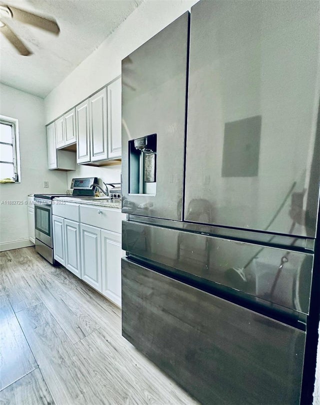 5 of 8 - 7712 Byron Ave 3, Miami Beach, FL