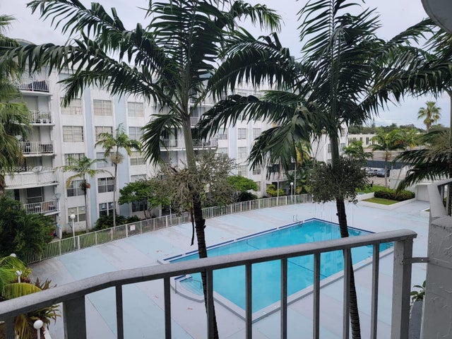 1 of 13 - 494 Nw 165th St Rd C-404, Miami, FL