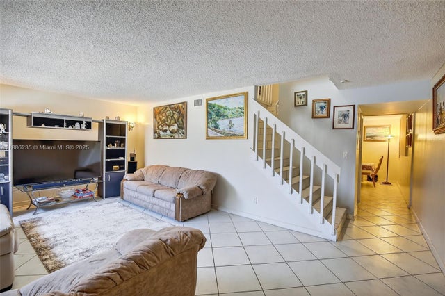 4 of 34 - 27 Madrid Ln 2-8, Davie, FL