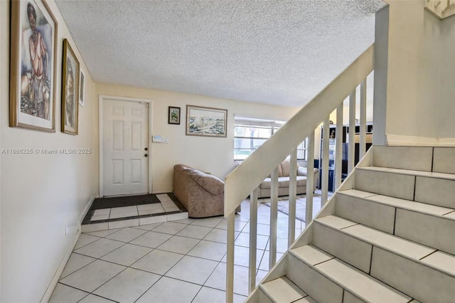 5 of 34 - 27 Madrid Ln 2-8, Davie, FL