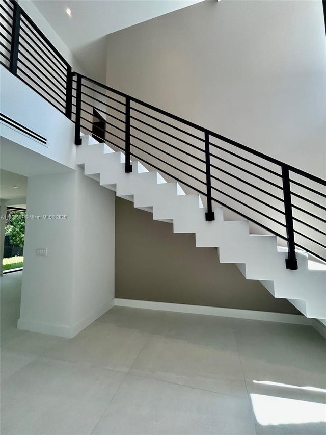 4 of 16 - 741 Ne 70 St, Miami, FL