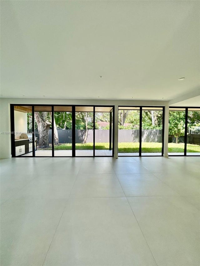 5 of 16 - 741 Ne 70 St, Miami, FL