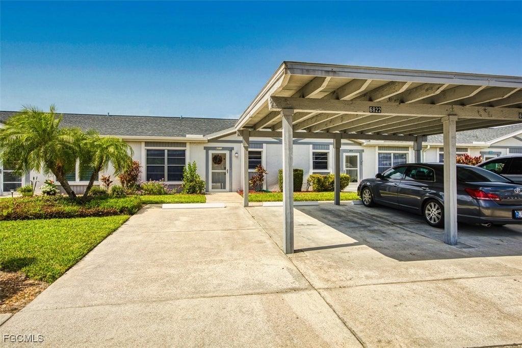 6822 Bogey Dr, Fort Myers