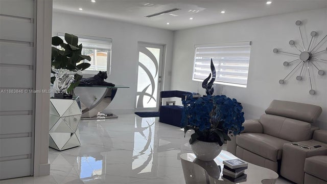 5 of 30 - 3361 Nw 207th St, Miami Gardens, FL