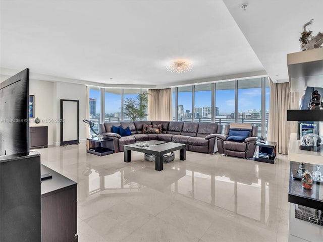 3 of 80 - 3535 S Ocean Dr 905, Hollywood, FL