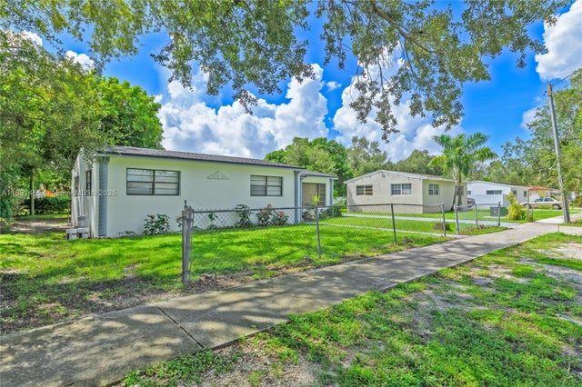 2 of 23 - 2960 Nw 165th St, Miami Gardens, FL