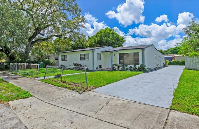 3 of 23 - 2960 Nw 165th St, Miami Gardens, FL