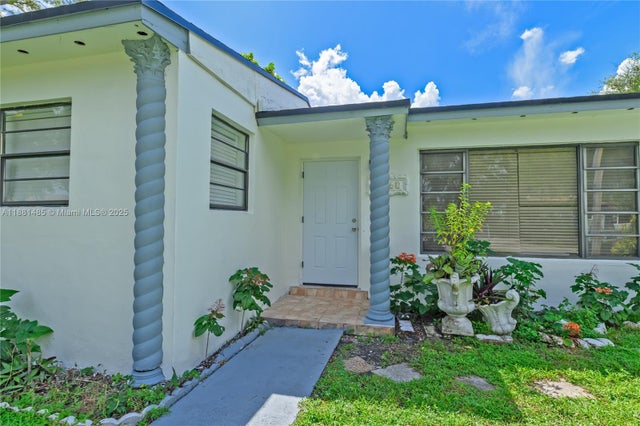 4 of 23 - 2960 Nw 165th St, Miami Gardens, FL