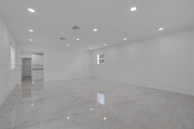 5 of 23 - 2960 Nw 165th St, Miami Gardens, FL