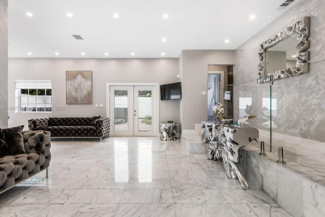 3 of 26 - 17415 Ne 12th Ave, Miami, FL