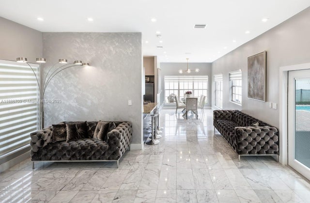 4 of 26 - 17415 Ne 12th Ave, Miami, FL