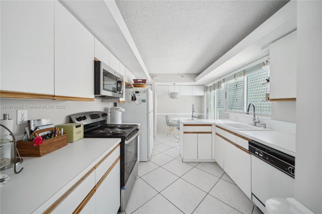 5 of 24 - 3411 Indian Creek Dr 604, Miami Beach, FL