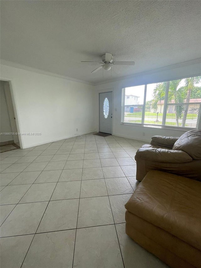 4 of 7 - 4040 Ne 4th Ter, Deerfield Beach, FL
