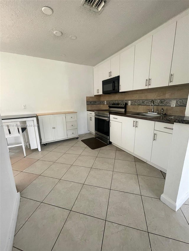5 of 7 - 4040 Ne 4th Ter, Deerfield Beach, FL