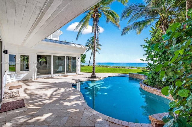 1 of 39 - 906 Holoma Dr, Vero Beach, FL