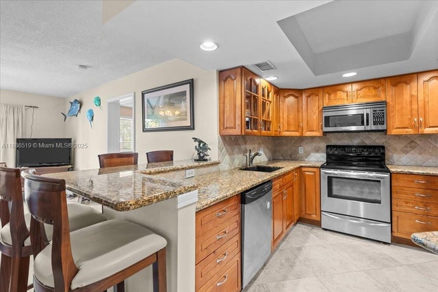 4 of 41 - 2021 Se 10th Ave 212, Fort Lauderdale, FL