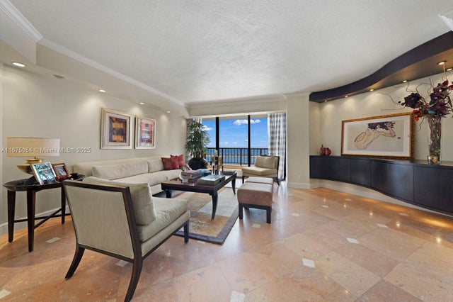 3 of 19 - 1581 Brickell Ave 2105, Miami, FL