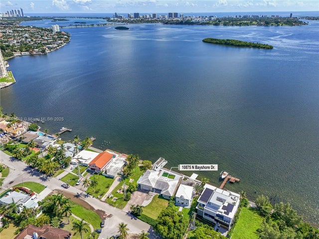 3 of 31 - 10875 N Bayshore Dr, Miami, FL