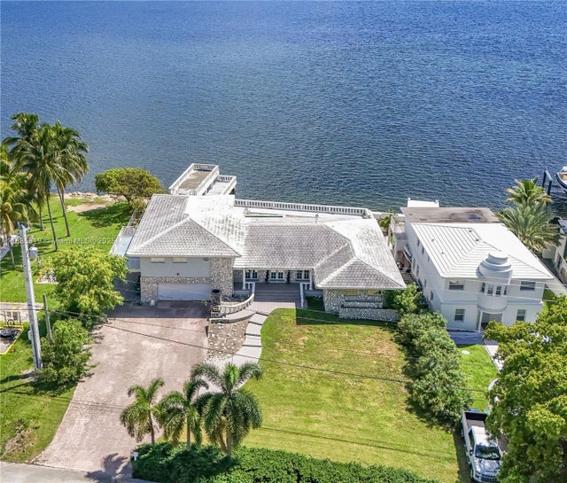4 of 31 - 10875 N Bayshore Dr, Miami, FL