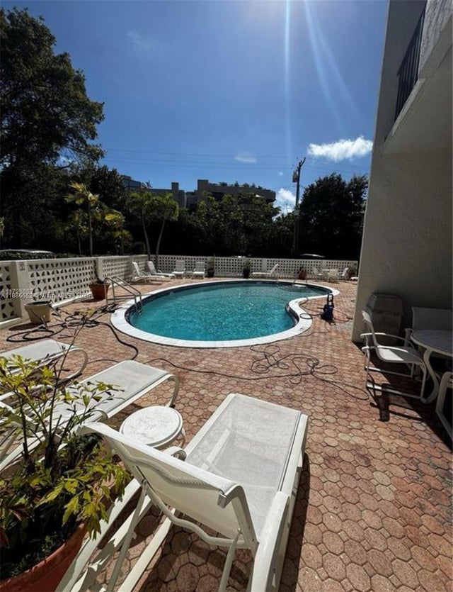 2 of 13 - 77 Crandon Blvd 4e, Key Biscayne, FL