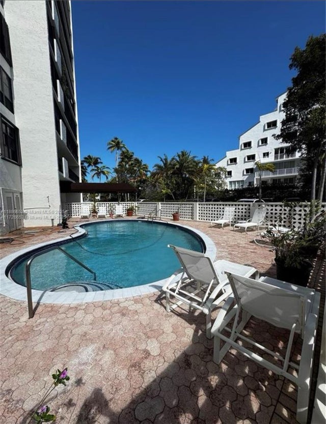 3 of 13 - 77 Crandon Blvd 4e, Key Biscayne, FL