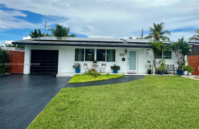 1 of 27 - 7655 Tropicana St, Miramar, FL