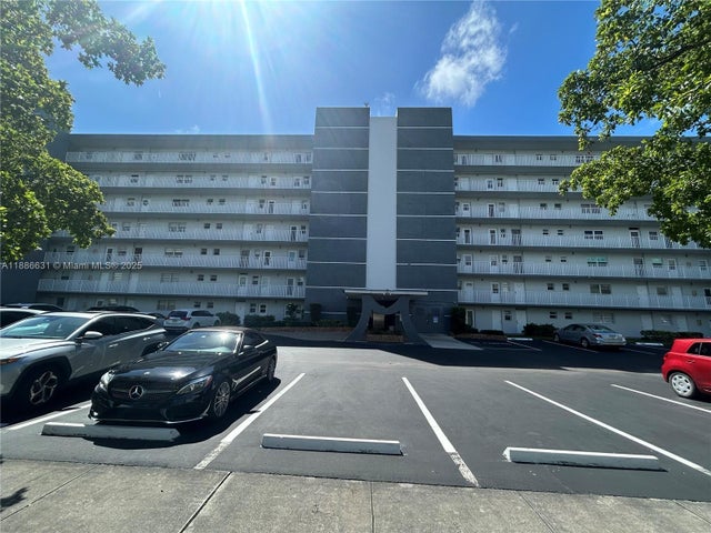 1 of 36 - 619 Ne 14th Ave 703, Hallandale Beach, FL
