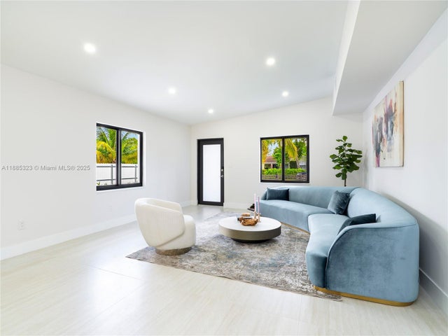 2 of 25 - 550 Nw 143rd St, North Miami, FL