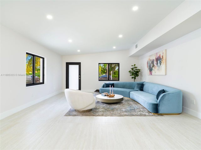 3 of 25 - 550 Nw 143rd St, North Miami, FL