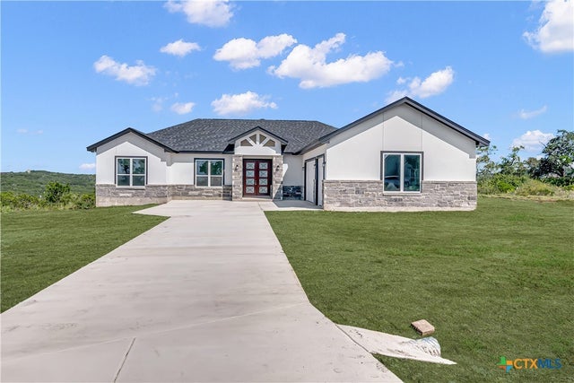 1585 Private Road 2771, Mico