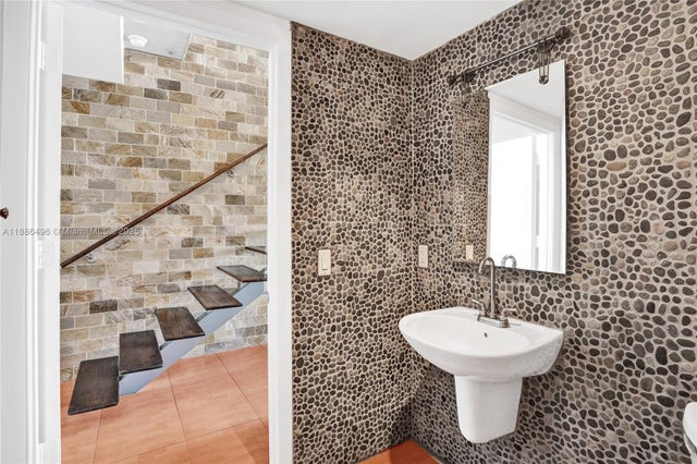 5 of 14 - 690 Sw 1st Ct 1213, Miami, FL