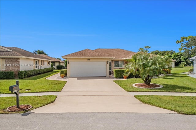 1 of 37 - 10668 S Greentrail Dr S, Boynton Beach, FL
