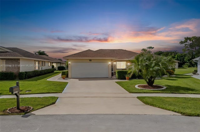 2 of 37 - 10668 S Greentrail Dr S, Boynton Beach, FL