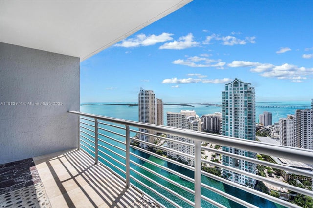 1 of 41 - 325 S Biscayne Blvd 4115, Miami, FL