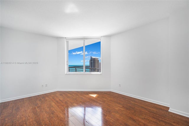 3 of 41 - 325 S Biscayne Blvd 4115, Miami, FL