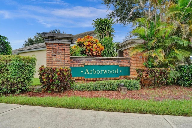 2 of 38 - 2655 Arborwood Rd, Davie, FL