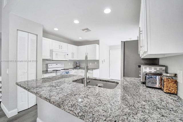 4 of 38 - 2655 Arborwood Rd, Davie, FL