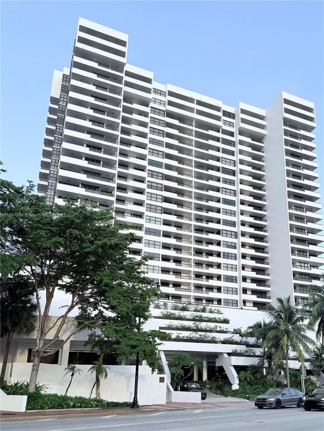 3 of 27 - 2555 Collins Ave 2112, Miami Beach, FL