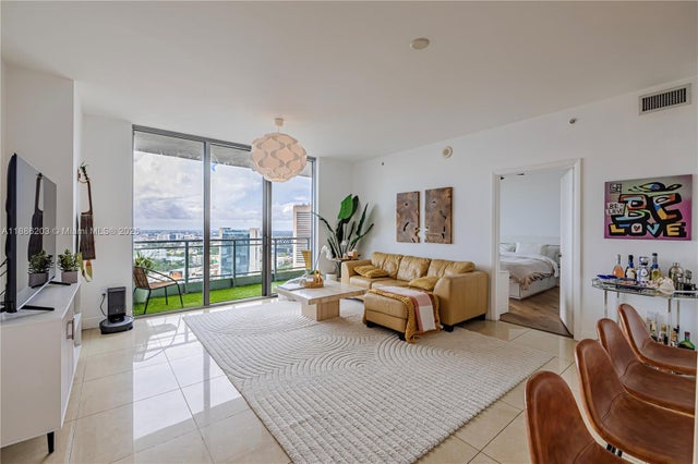 3 of 45 - 90 Sw 3rd St 3705, Miami, FL