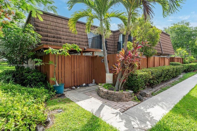 3 of 21 - 9146 Sw 23rd St, Davie, FL