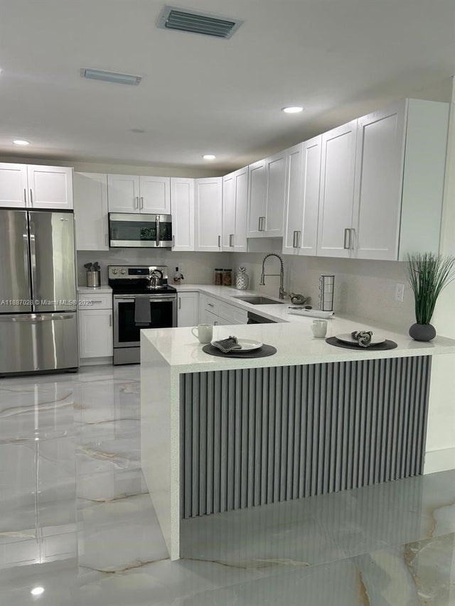 5 of 18 - 3601 N 66th Ave, Hollywood, FL