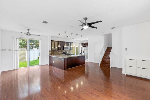 5 of 40 - 1445 Nw 154th Ln, Pembroke Pines, FL