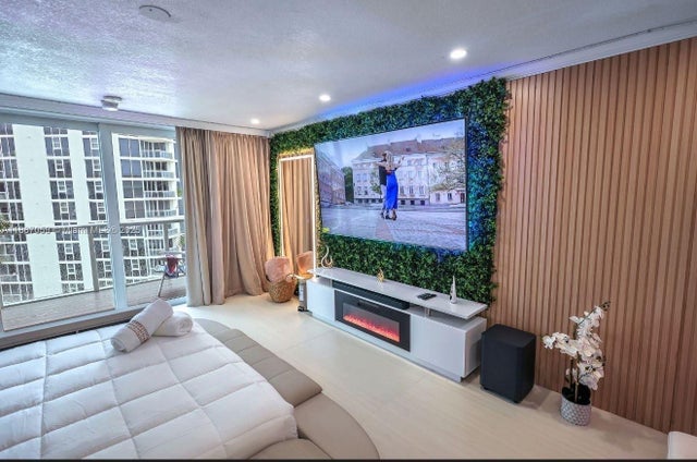 3 of 12 - 19201 Collins Ave 1120, Sunny Isles Beach, FL