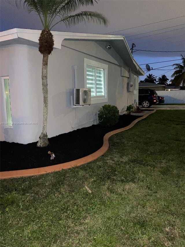 4 of 21 - 3880 Nw 179th St, Miami Gardens, FL